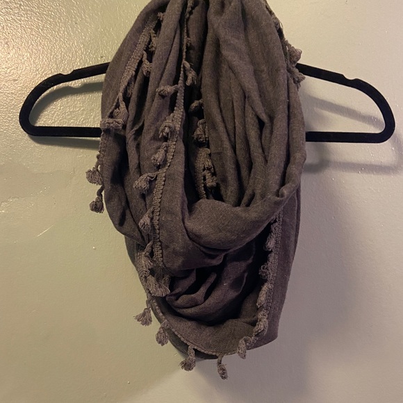 Anthropologie Circle Scarf - Picture 1 of 2